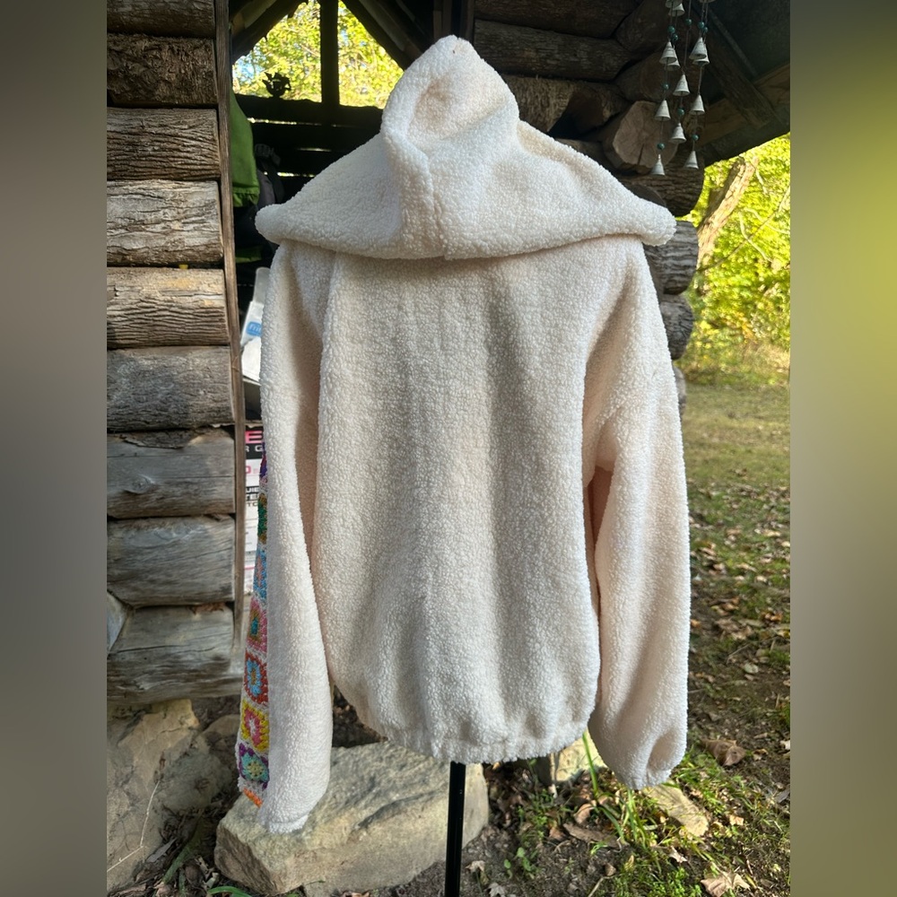 NWT Sherpa and Crochet Hooded Jacket Size M - Picture 5 of 9